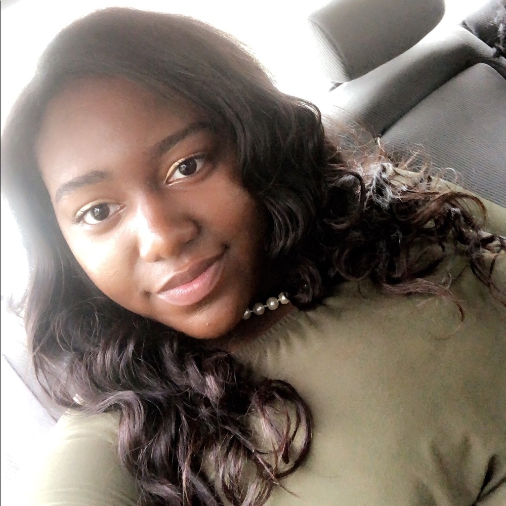 Meet your Posher, Kayla